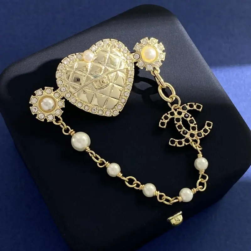 chanel brooches pour femme s_12632432